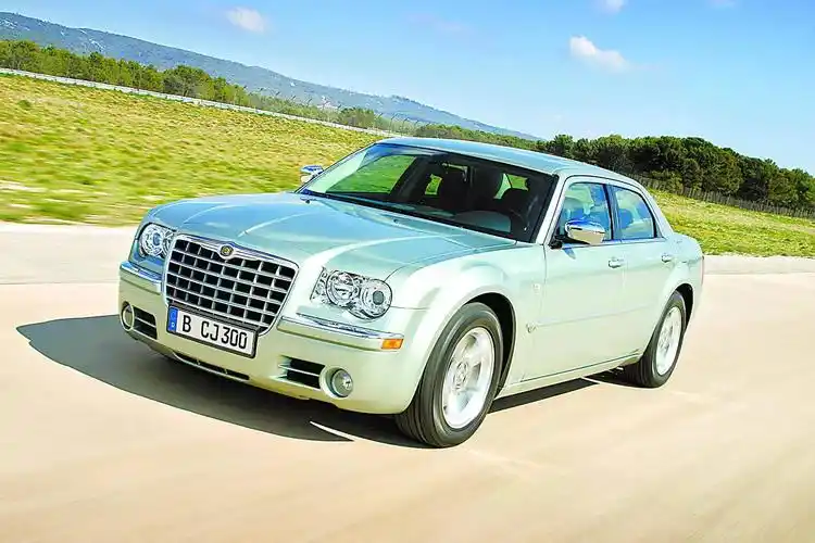 一台能让二手车商说拒绝的车克莱斯勒300c