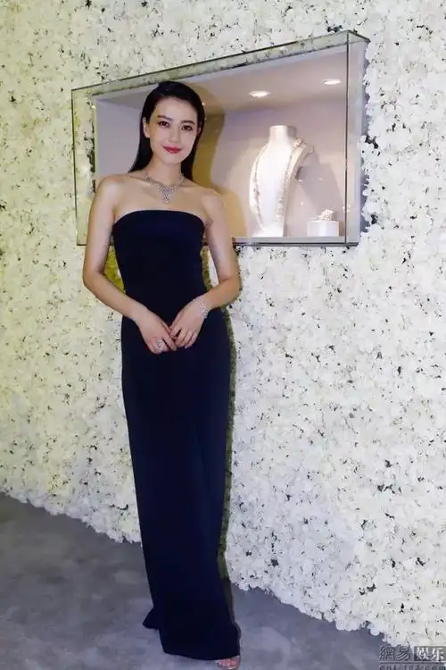 蔡依林身高只有1米4这条裤子至少让她高了20cm