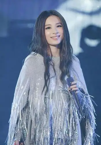 美女校花湖口高级中学丨田馥甄