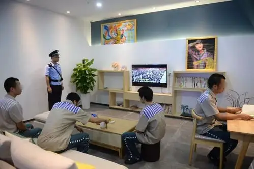 走进高墙:揭秘服刑人员真实生活的另一面_监狱