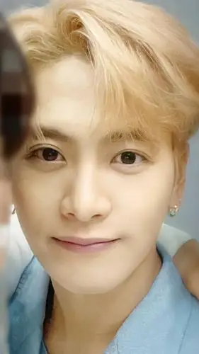 王嘉尔怎么样都好看十五怼脸杀