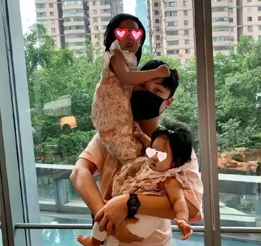 10对低调的明星夫妻,看似平平淡淡,实际恩爱有加,让