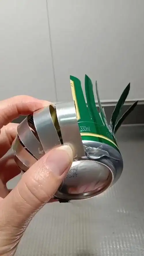 最爱之城#用空的易拉罐做个精美的烟灰缸!