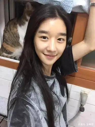 徐睿知从西班牙学生到演员的完整演变,让你更加迷恋她