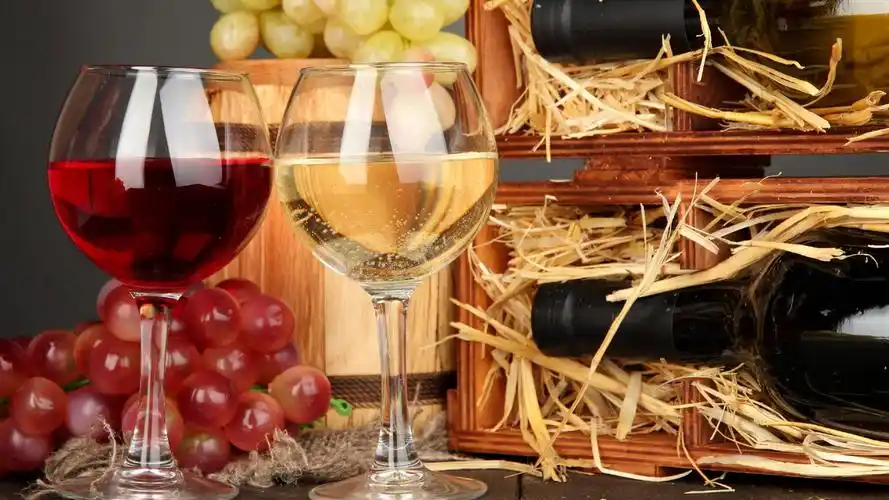 葡萄美酒夜光杯,浪漫的葡萄美酒的高清摄影电脑壁纸