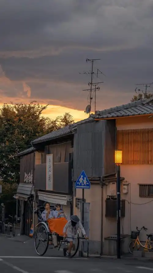 日系复古街道夕阳唯美风景_风光手机壁纸-壁纸族