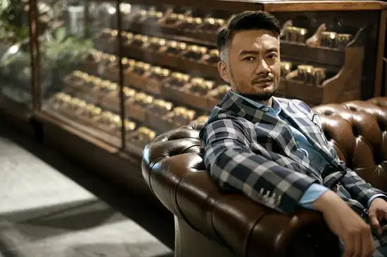 《海上嫁女记》热拍 硬汉曹卫宇变温馨暖男