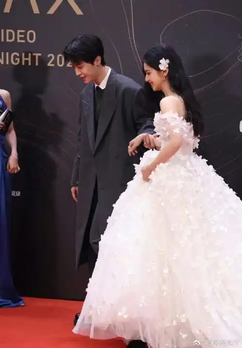 沈腾领衔主演,@范丞丞adam0616@尹正@出谜佬_本煜@孙艺洲领衔主演