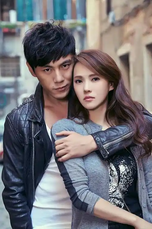 56岁伊能静跑韩国打水光针,晒医美效果像30多,网友:下次带秦昊_哈利