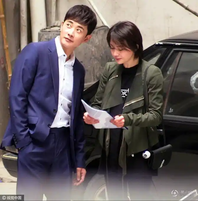 郑爽拍新戏脸变圆润获罗晋贴身开车门cp感满满