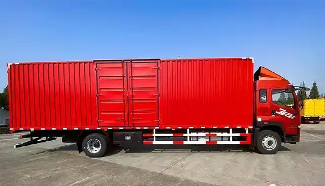 一汽解放jk6大单桥载货车自重53吨带70m大货厢跑运输合适吗