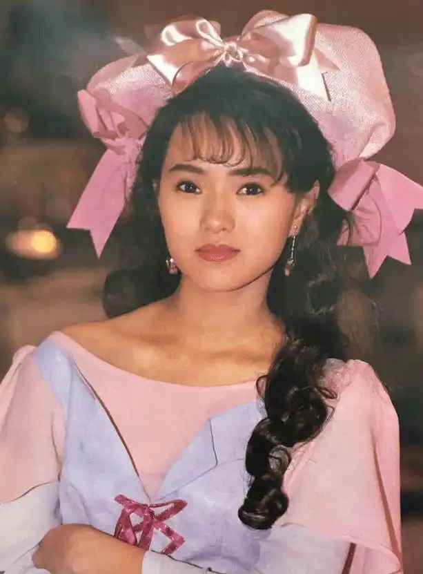 伊能静19岁儿子罕见素颜示人 五官清秀超像年轻版庾澄庆