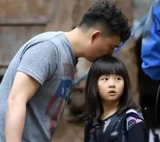 52岁黄磊自曝现状:两年未拍戏,三年未担男主,暂无综艺影视安排|孙莉