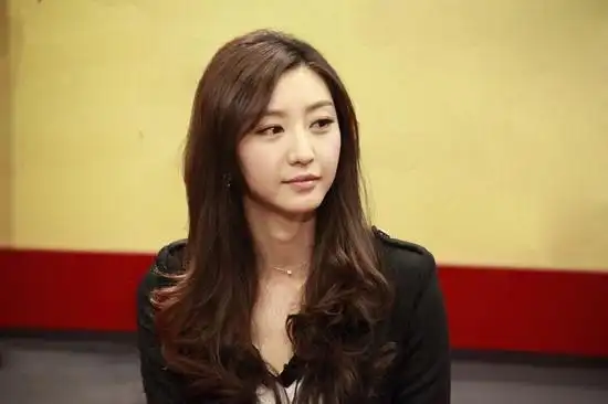 唐一菲不排斥与凌潇肃合作:戏里或许会是家人