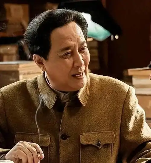 好家伙唐国强的新剧开播就差评一片观众的差评理由出奇的一致