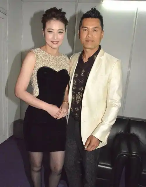 周海媚晒图分享日常,57岁的她,没有婚姻,没有家庭,没有孩子_北京_刘钧