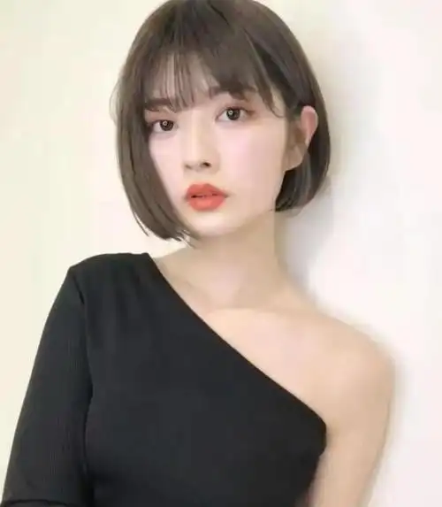 大脸适合的发型,大脸适合什么发型显年轻(9款女生大脸圆脸适合的发型)