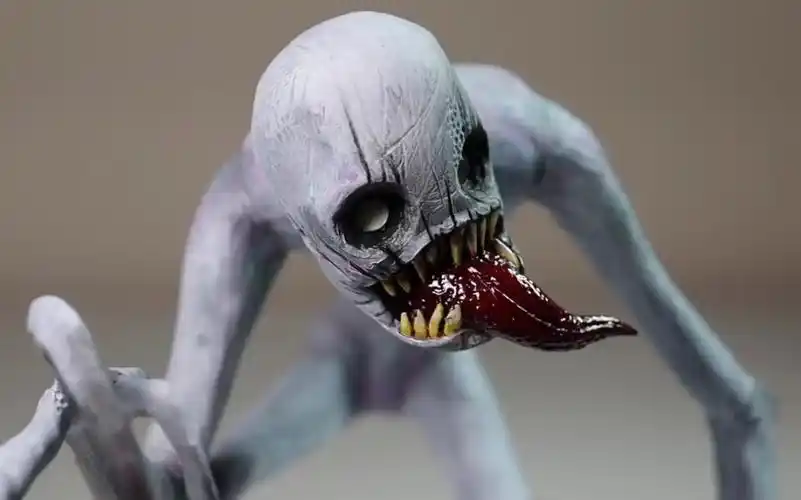 用聚合物粘土雕刻蠕动意面的怪兽 (瑞克) ,太厉害了