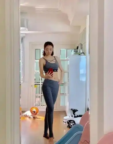 她是叶问的妻子,曾跟郭富城热恋七年未果,现40岁靠健身照获关注