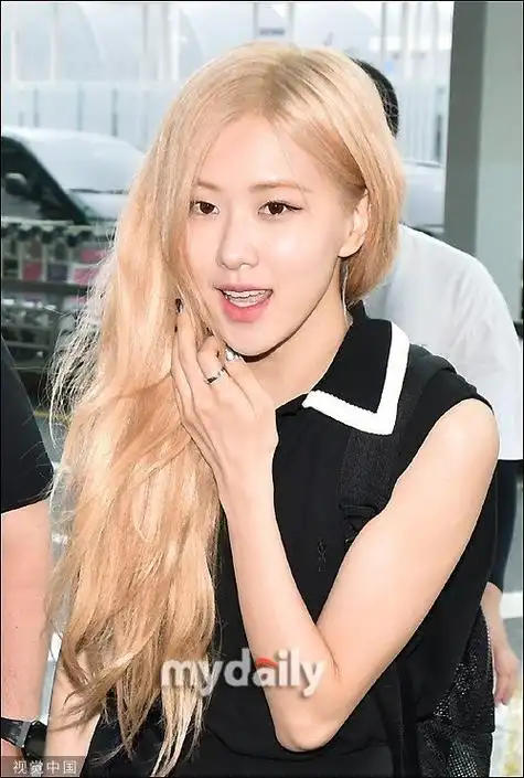 朴彩英发量回来了##朴彩英最新机场照梦回19年