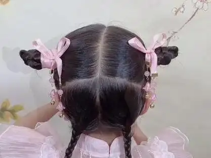 4条3股辫,就能完成一款简易古风发型,头发少短发碎发多都可以这样扎