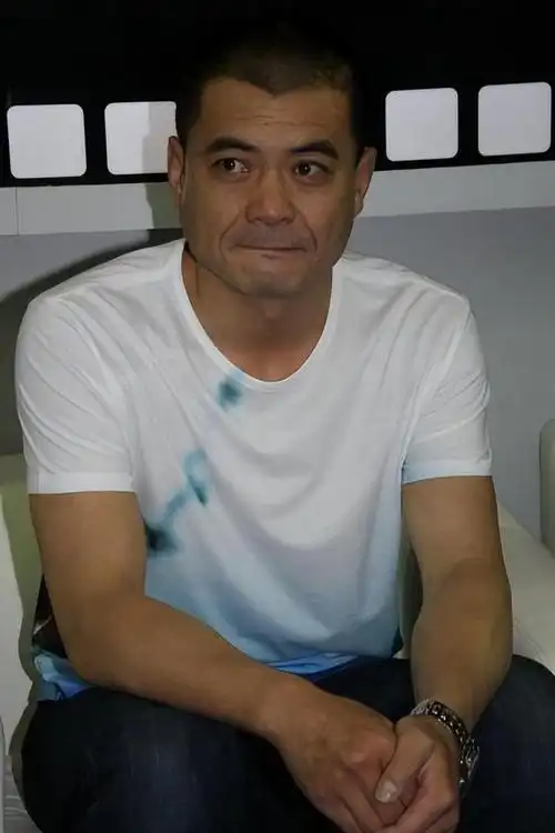 王新军:成名后抛妻弃子,把秦海璐宠成宝,前妻红了他糊了