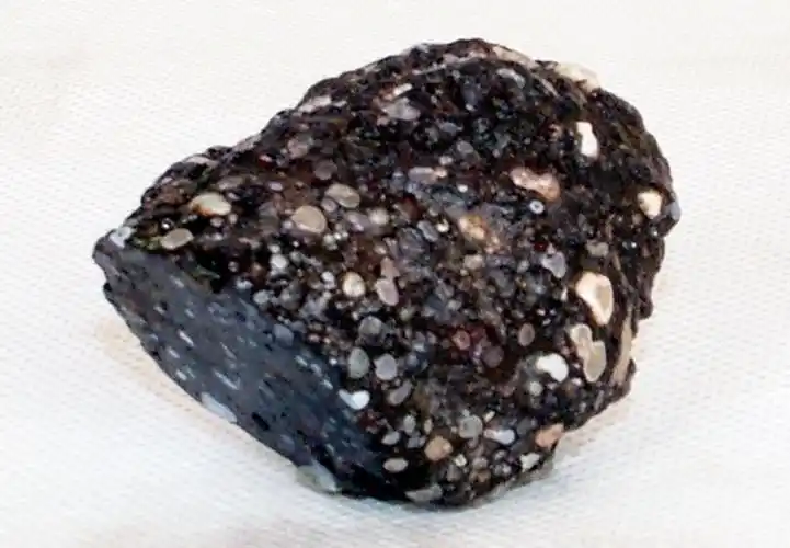 月亮陨石多漂亮