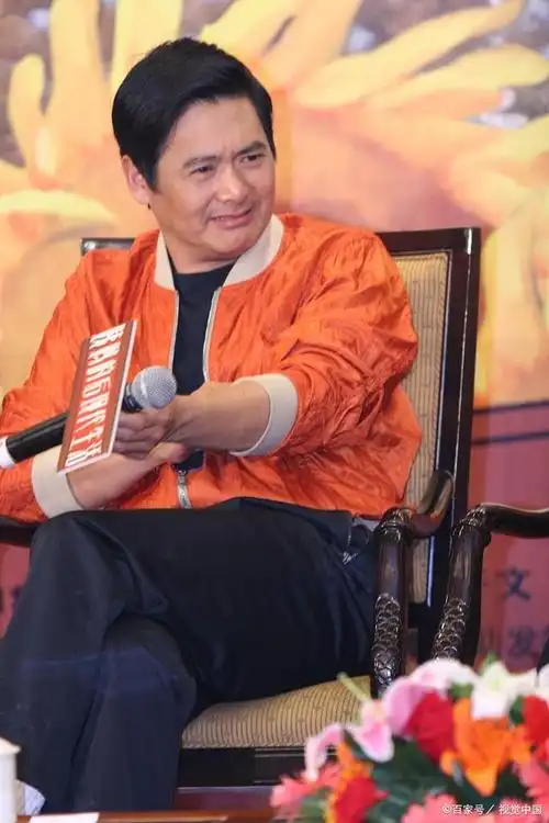 63岁周润发裸捐56亿:都是我辛苦赚的钱