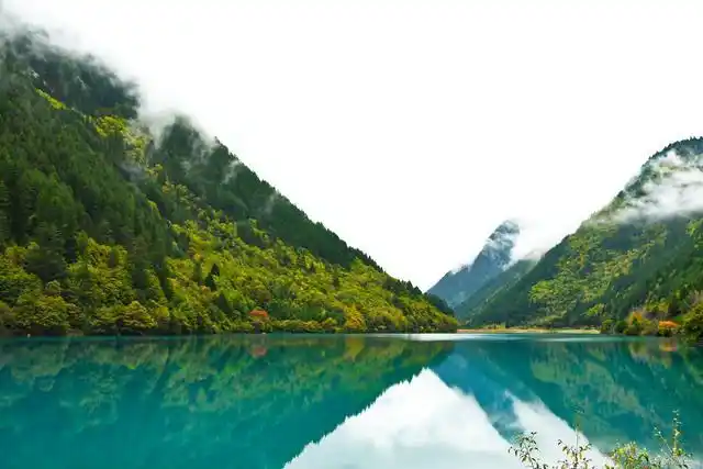 我在去年夏天有幸到访了这个美丽的地方,并度过了一个难忘的假期.