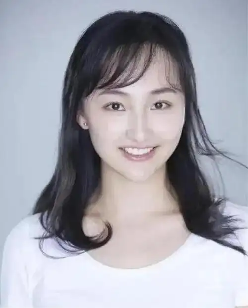 于震被前妻控诉家暴却转身娶小13岁娇妻如今成人生赢家