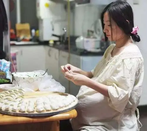 孕妇想要吃水饺,尽量避开这三种馅子,对妈妈宝宝都好!_网易订阅
