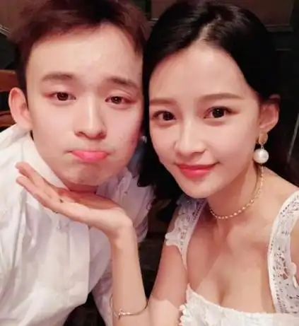 实力虐狗!孙怡晒甜蜜合照为老公董子健庆生