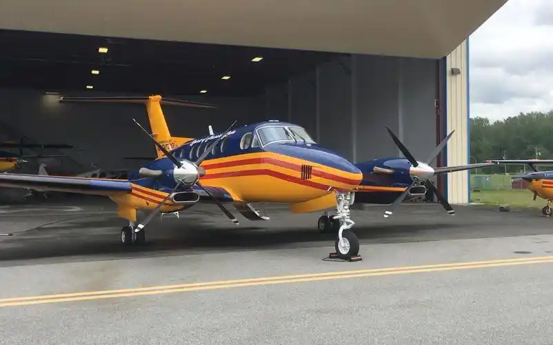 2021-4-8 cypk 涡桨水上飞机.这个机库很少开门,今天看见几架新飞机