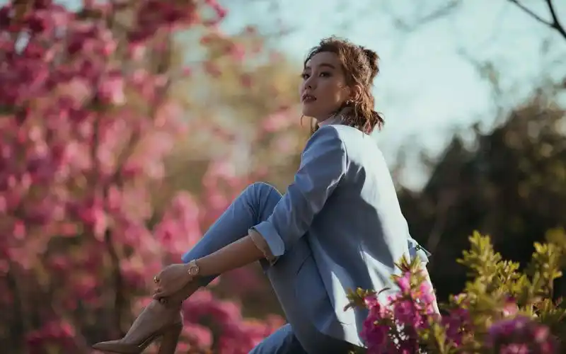 刘诗诗精美侧颜杀高清桌面壁纸