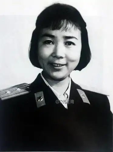 田华的爱情故事,因谈恋爱挨过处分,一生只爱一人,大儿子挂大校军衔