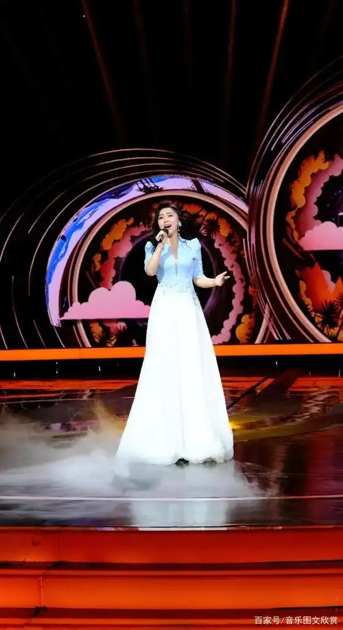 青年歌唱家钟亚华参加cctv-3综艺节目演唱《牵手》
