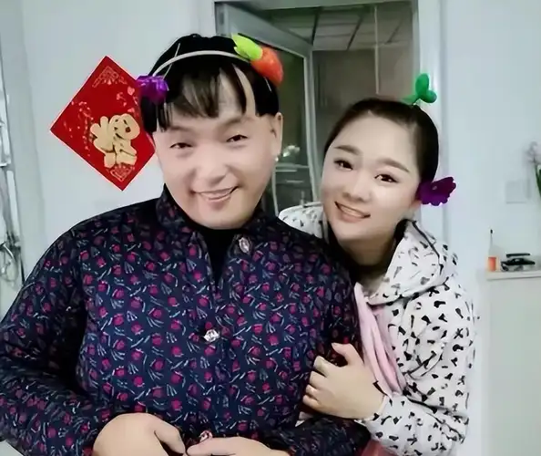 本山传媒唐娜否认插足方正的婚姻:我没有跟我老公离婚的打算_霍云龙