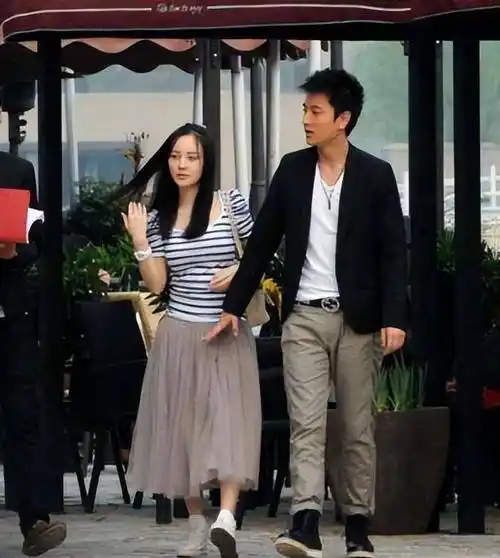 她曾是金马影后,为了爱情分手贾乃亮,如今成到无戏可拍_李小璐_韩庚