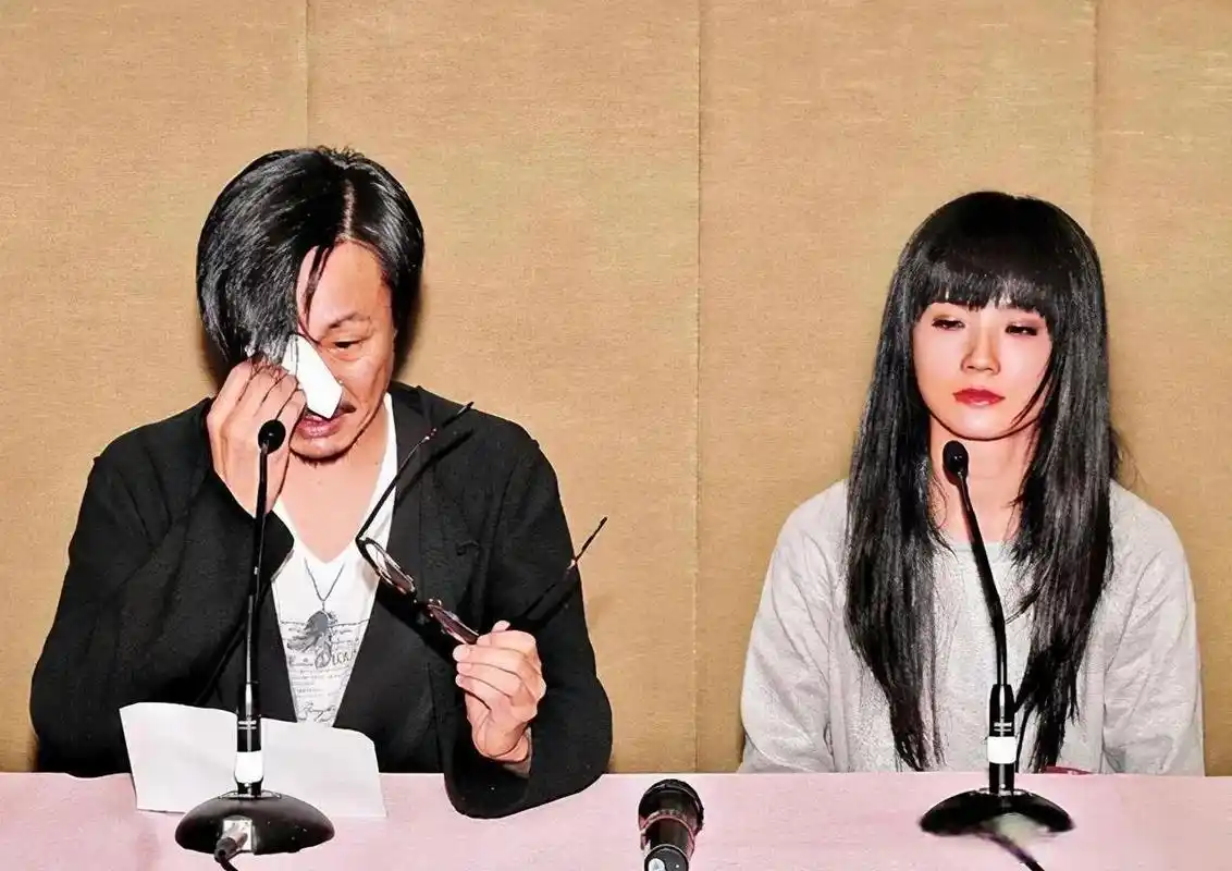 阿sa的三个前任也算是风格各异了2006-2010,隐婚的郑中基,有才华,没