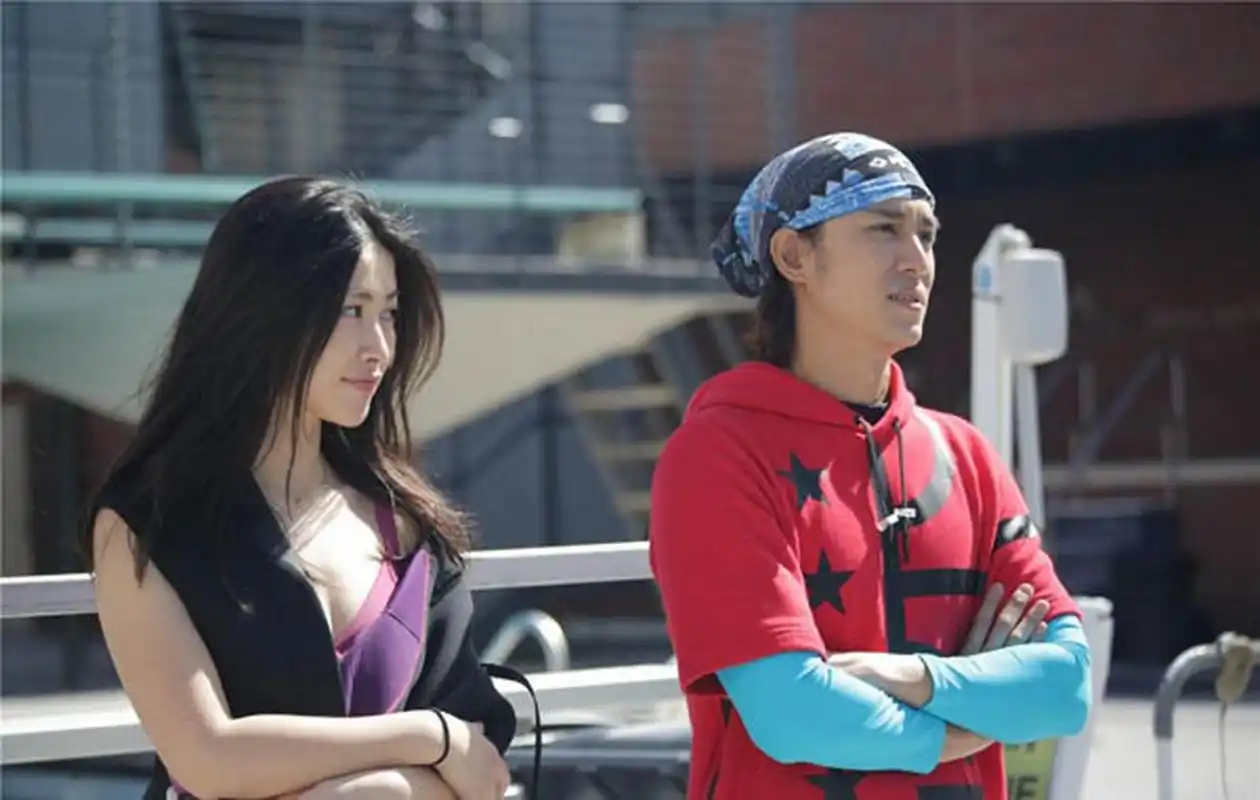 陈楚河曾把脚放在朱珠腿上,近日有网友曝出陈楚河在《非凡搭档》节目