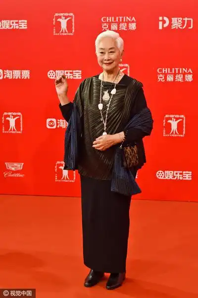 39/7589岁的著名电影人卢燕.