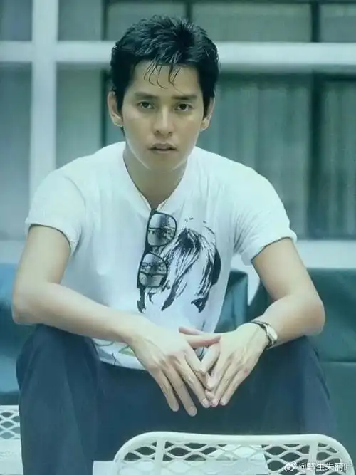 年轻时的谭咏麟有多帅