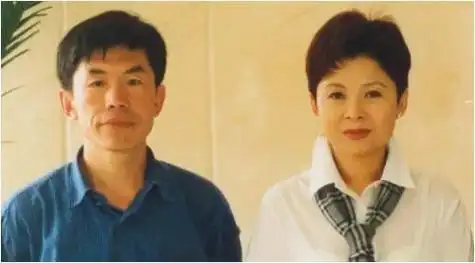 董文华跟丈夫有一个5年之约38岁事业停滞如今怎样了