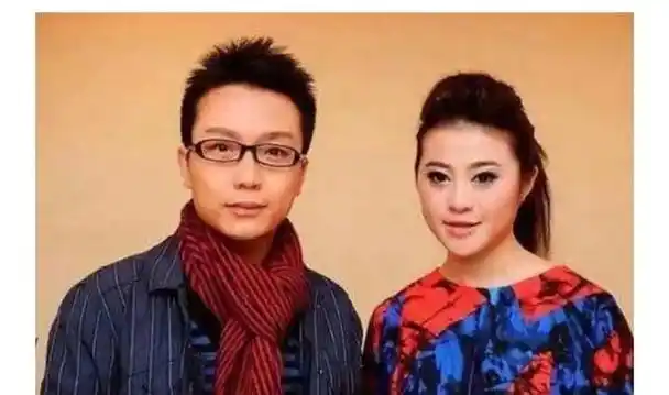 李玉刚"三婚"老婆,原来长这样?网友:难怪不敢公布于众!