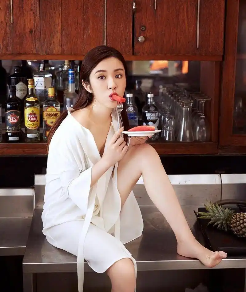 王晓晨  光脚丫  #王晓晨