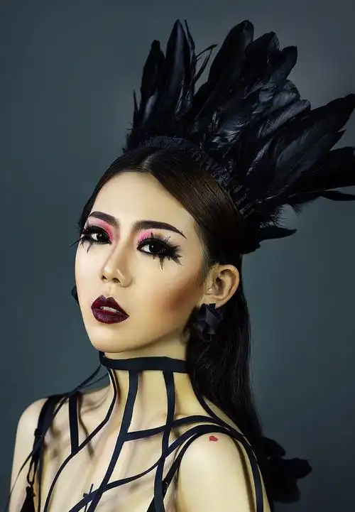 艾拉美妆教育的化妆造型作品《艾拉美妆教育创意写真》