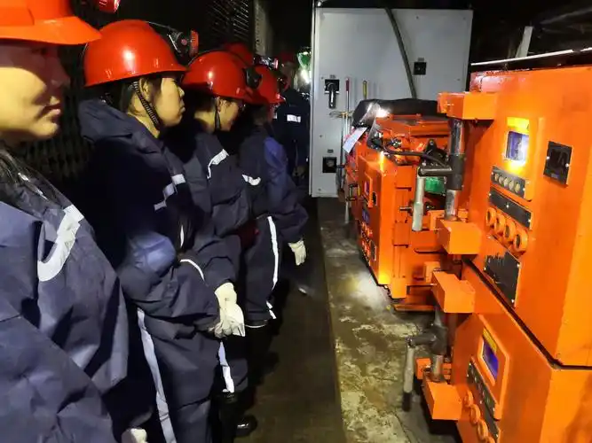 榆神郭家湾煤矿综采队家属安全协管员"心系安全 幸福你我他"主题活动