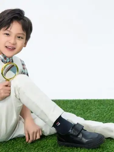 田亮儿子才是"整容式"长大,幼时撞脸许子言,如今五官深邃堪称最帅星二