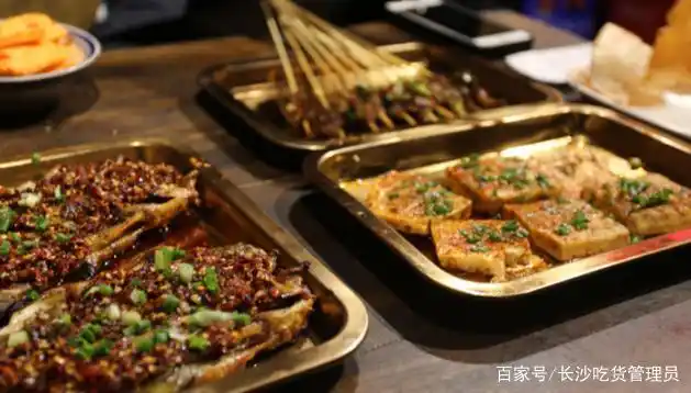 长沙网红夜宵店到底如何?最真实的评价告诉你之盟重烧烤