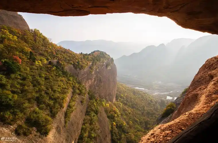 赏铜川香山秋色美景,游薛家寨红色革命旧址